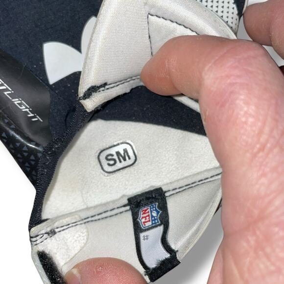 Under Armour Sz Small Gloves NFL Football UA Spotlight Wide Receiver 1304698 - Picture 6 of 12